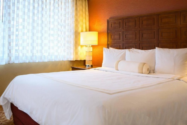 Baltimore Marriott Inner Harbor At Camden Yards image 10